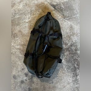 LARGE FILSON CANVASS DUFFLE BAG.